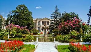 قصر السلاطين (دولما بهتشه أو Dolma Bahçe )